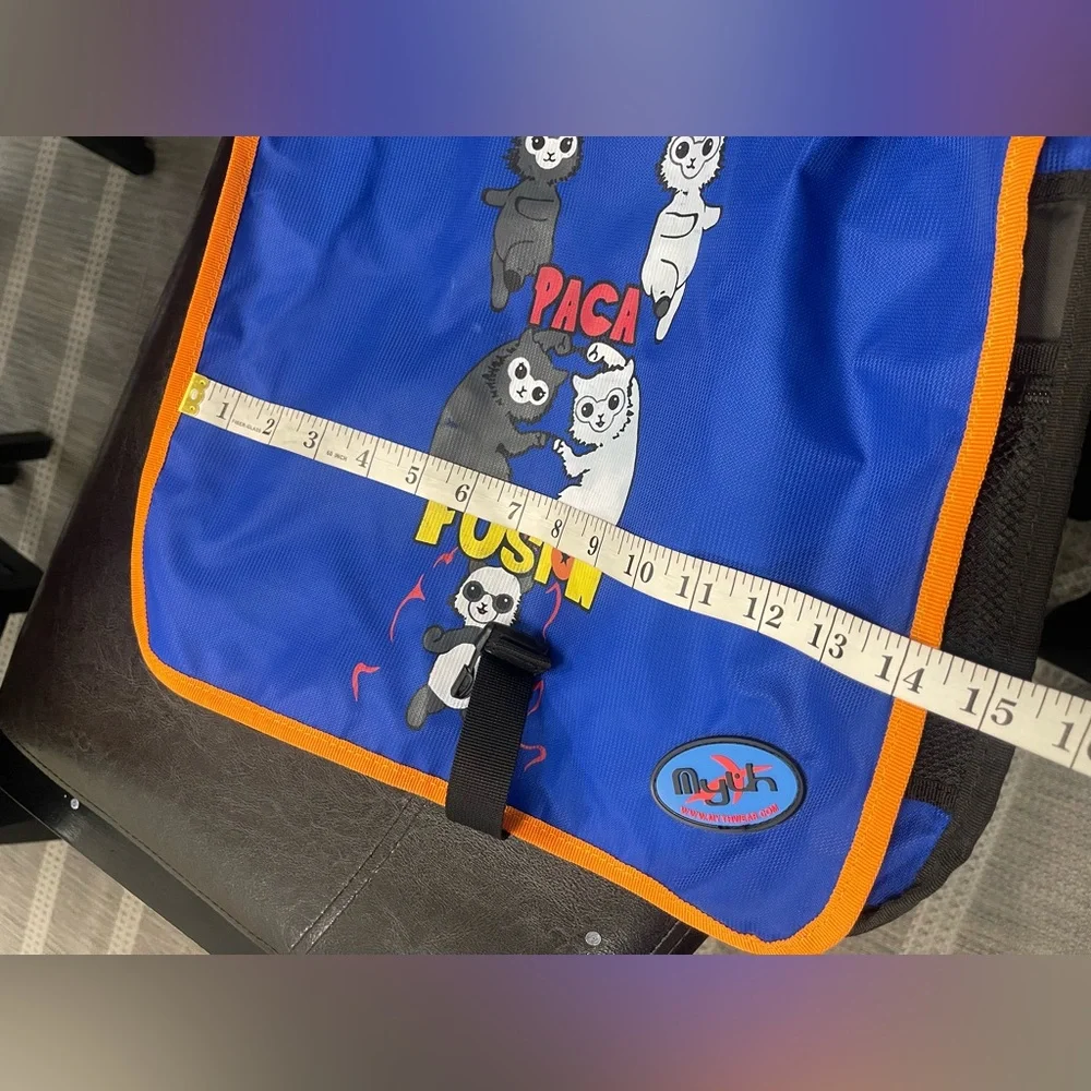 RARE VTG Y2K Myth Wear panda pack fusion messenger bag